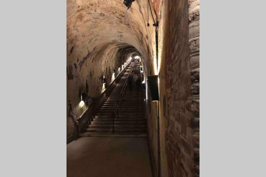 Superbe Loft 100M2 Proche Cathedrale Avec Parking Apartment แร็งส์ ภายนอก รูปภาพ